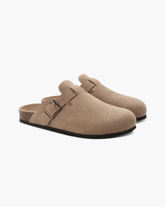 Suede clogs